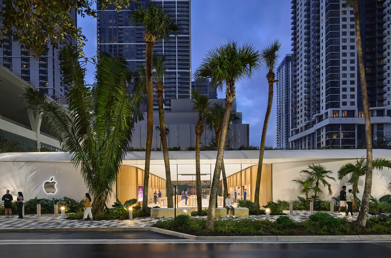 Apple conquista el centro de Miami: Innovación tecnológica en simbiosis con el entorno natural